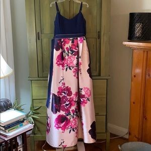 Fromal/prom  dress floral size 9/10 with pockets